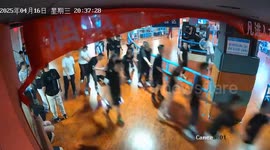 Roller skate pile-up causes domino fall in Guangzhou, China