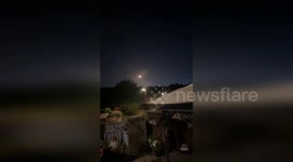 UK: Meteor Breaks Apart In Fiery Streak Over Falkirk Night Sky