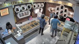 Armed robbers steal gold from jewellers in eastern India