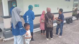 Indonesia: Bereaved families identify relatives from sunken Indonesian ship