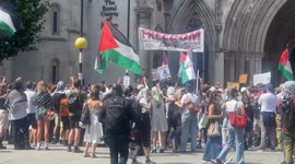 Pro-Palestine crowd chant 'death to the IDF' outside high court in London