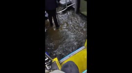 Flood pours into moving bus during torrential rain in Querétaro, Mexico