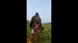 Funny clip: Hiburan kecil saat pulang berpetualang, harga rokok mahal