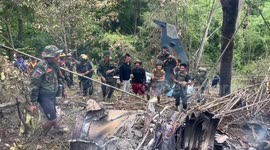 Burmese military intensifies air strikes as 30 soldiers are captured by rebel forces