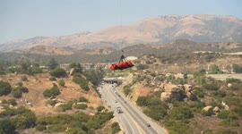 US, Los Angeles: Chatsworth Hiker Rescued After Knee Injury in Stoney Point Park