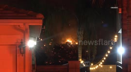 US, Los Angeles: Moreno Valley Sage Fire Threatens Homes