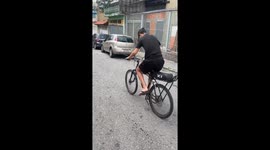 Bicycle banking attempt ends in fall in São Paulo, Brazil