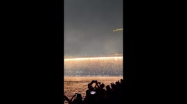 US: Macy’s Independence Day Fireworks Dazzle Over NYC Skyline 2
