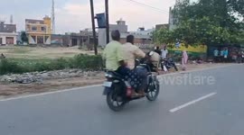 India: Bulls town trampled people standing nearby while fighting in Budaun, Uttarpradesh