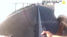 US: NYPD Officers Save Woman Seconds Before Jump From RFK Bridge