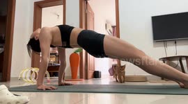 Cat interrupts yoga session in Jiangsu, China