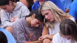 US: Texas flood tragedy: Kerrville holds community vigil