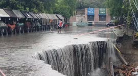 Pakistan: Torrential rains flood streets in Pakistan causing disruptions in neighborhoods