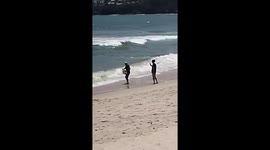 Tourists seen rinsing kitchenware in the sea on Thai beach
