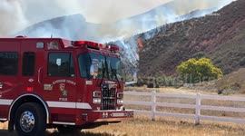 US, Los Angeles: Temecula Vegetation Fire Threatens Homes