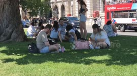 Londoners try to keep cool as 3rd heatwave hits amid record-breaking year