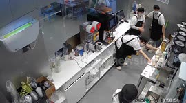 Milk tea shop chaos after counter top collapses in Sichuan, China