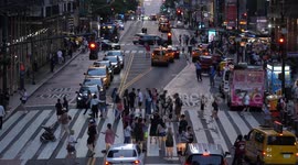 US: Manhattanhenge draws crowds to 42nd Street for spectacular urban Sunset