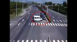 Driver slams brake and crashes car