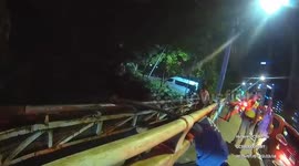 Policemen save heartbroken boyfriend before jumping off bridge