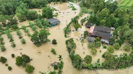 Villages swamped by floods after all-night downpour in eastern Thailand