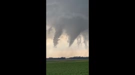 Large Wedge Tornado in Clear Lake South Dakota