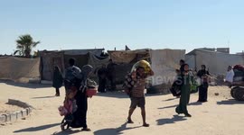 Israeli military push forces Palestinian families to flee Khan Younis (3)