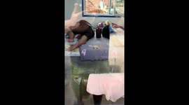 Loud music prank startles sleeping friends in Liaoning, China