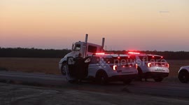 US, Bakersfield: Bakersfield Stolen Semi Truck Pursuit Ends With Suspect in Custody