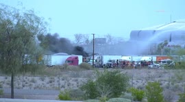 US, Phoenix: Glendale Multiple Semi Trailers Fire in Arizona
