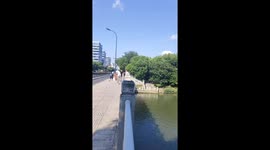 Fishing net accidentally snares passing boat in Zhejiang, China