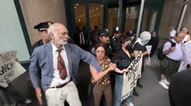US: Anti-ICE protesters block Palantir office entrance in New York City