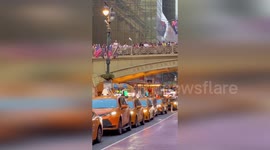US: Thousands Crowd Manhattan Streets Waiting For Rare Sunset That Never Shows