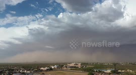 US: Dust Storm Sweeps Through Southeast Arizona Amid Thunderstorm Warnings