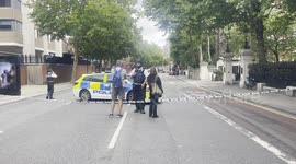 Major road closed in London due to a suspicious package