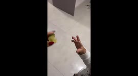 Child hilariously reacts to sour lime in Rio das Ostras, Brazil