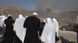 Israel: Israel trying to prevent hundreds of Druze from crossing into Syria, army claims