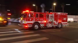 US, Los Angeles: Van Nuys LAPD Officer Injured During Foot Pursuit