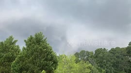 Timelapse shows storm rolling in over Little Rock, Arkansas, USA