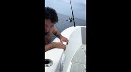 Sibling fishing prank ends in hilarious scare in Florida, USA