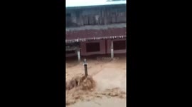 Village in northern Thailand struck by flash floods