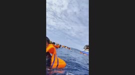 A Tense Moment in the Sulawesi Sea: Hundreds of KM Barcelona 5 Passengers Struggle to Escape the Blaze
