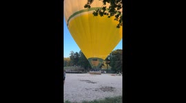 Hot air balloon fails to lift off and bumps ground in Stockholm, Sweden
