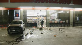 US, Los Angeles: Historic South Central AutoZone Looted During Street Takeover