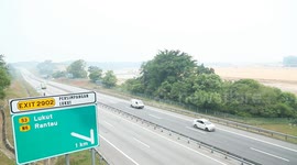 Haze from forest fires in several areas of Riau, Indonesia is now moving towards Malaysia