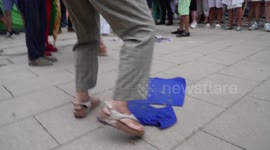 Bulgaria: Anti-euro protest, EU flag vandalized