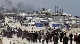 Empty aid trucks wait at Israel-Gaza crossing amid deepening humanitarian crisis