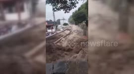 Pakistan: Flash Floods Strike Babusar, Pakistan: 3 Dead, 15 Tourists Missing