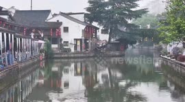 China: Traditional clothing draws 'China Travel' tourists