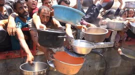 Charity distributes hot meals amid deepening humanitarian crisis in Gaza